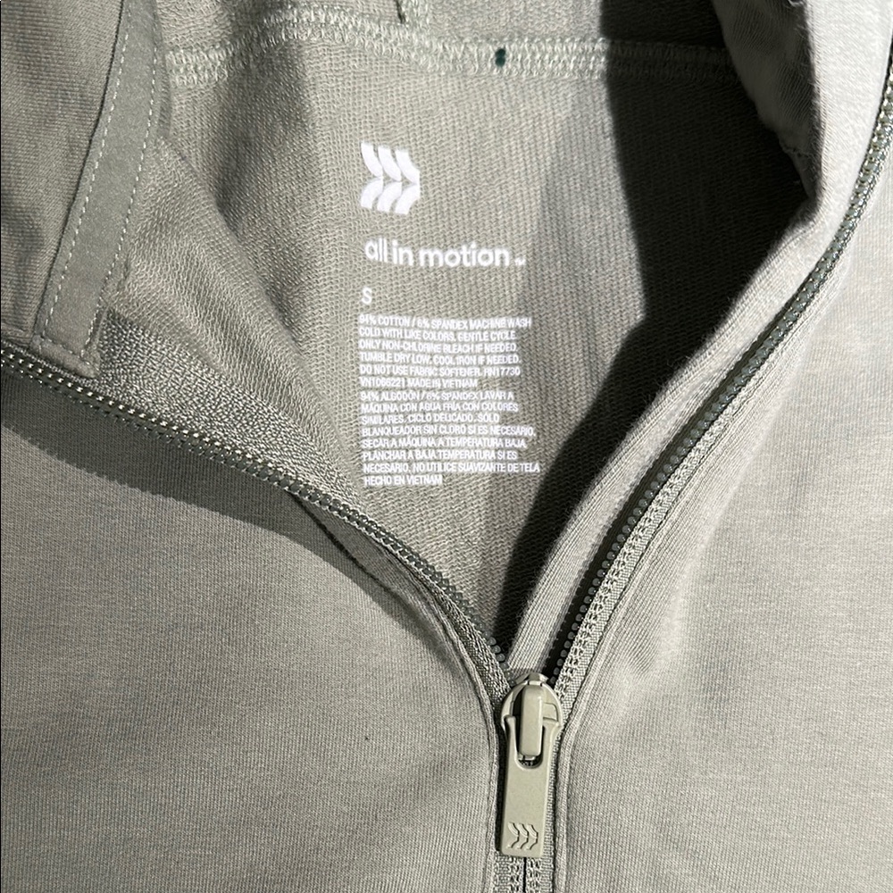 All in Motion Men's light green half zip Sweater